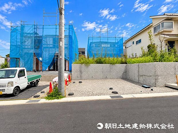写真や資料だけでは分からない周辺環境や街の雰囲気、陽当りなどを現地で体感できます。新生活を思い描きながら、ぜひご覧ください。街の空気感まで現地で確かめられます。