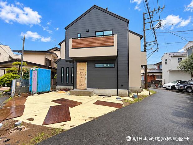 周辺は住宅地となっており子育て家族にも合う。毎日のお買い物も便利なエリアで暮らしやすさを実現するための住環境が整っています。