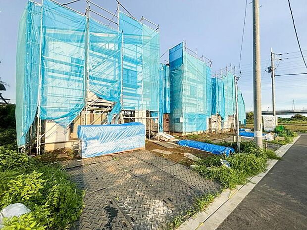 四季の移り変わりを感じられる環境。毎日のお散歩も気持ちよさそうです。自然に包まれた穏やかな暮らしができる住環境が整っています。