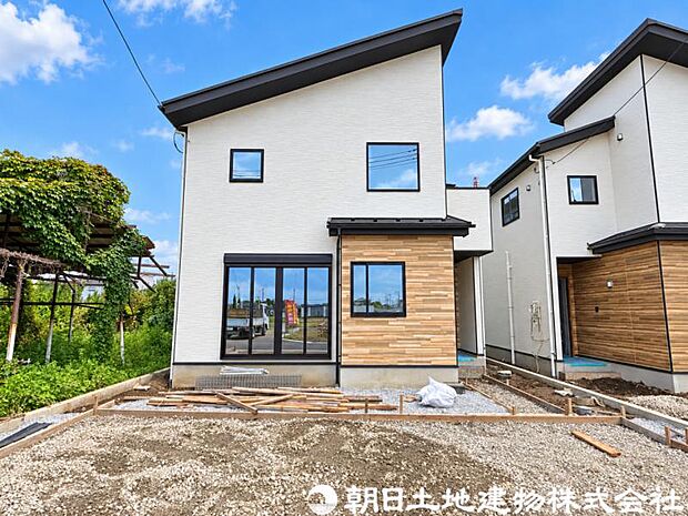 【外観】見るたびに心躍るデザインが魅せる住まいにわくわくします