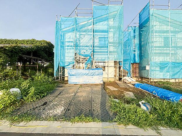 深く豊かな緑と爽快な空を感じるまさに湘南に暮らす心地よさを存分に堪能いただける邸宅です。