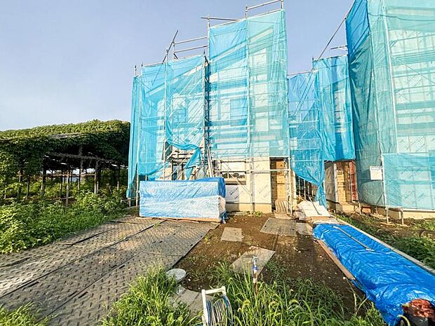 周辺は住宅地となっており子育て家族にも合う。毎日のお買い物も便利なエリアで暮らしやすさを実現するための住環境が整っています。