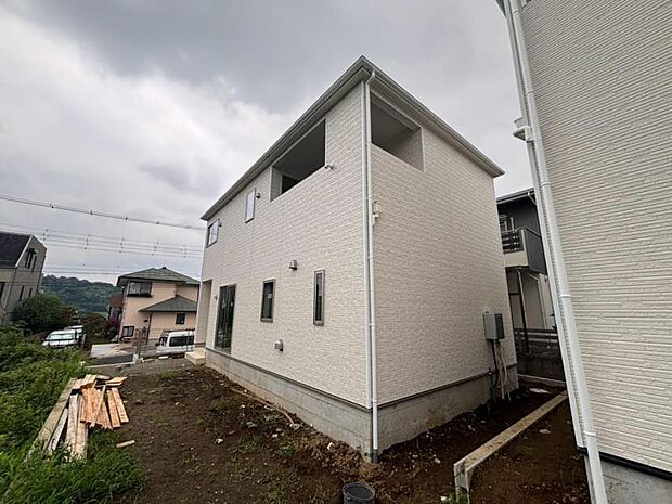 あまり住宅が密集している地域は苦手。そんな方はこちらをチェック!空が広く感じられる、そんな住宅が誕生します!自然を身近に感じながら快適な住生活をお送りいただきたい!