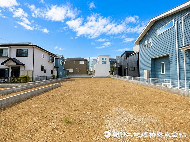 【現地写真】現在は建築中ではございますが完成物件をもとに建物プレゼンも承っております、お気軽にお問い合わせください。 