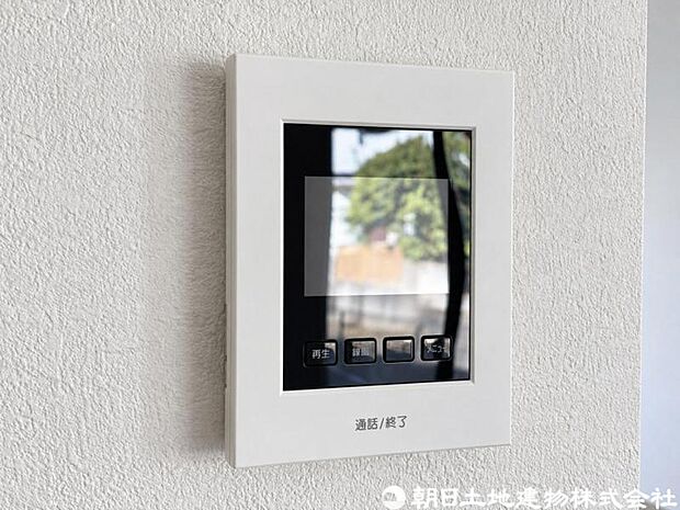 【モニター付きインターホン】奥様やお子様だけでご在宅が多い方への必需品!突然の来訪も天候や時間帯に関係なく鮮明な画像で確認することが出来ます。
