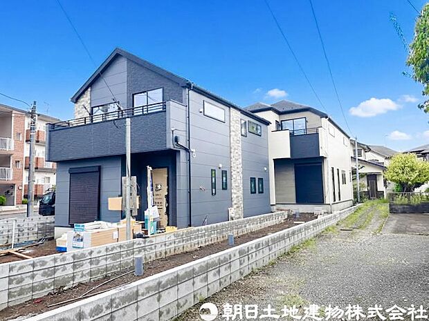 四季の移り変わりを感じられる環境。毎日のお散歩も気持ちよさそうです。自然に包まれた穏やかな暮らしができる住環境が整っています。
