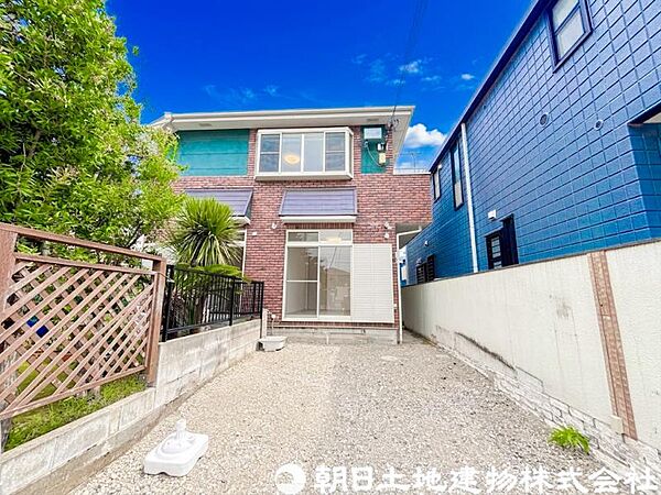 【外観】見るたびに心躍るデザインが魅せる住まいにわくわくします