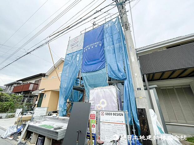 良好な住環境が保たれたエリア。低層の一戸建を中心とした街並みが整然と続き周辺は高い建物が建っておらず、採光や開放性に恵まれ、空が広く緑の多い閑静な趣を感じる環境です。