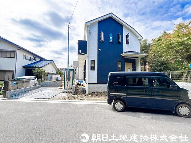 周辺は住宅地となっており子育て家族にも合う。毎日のお買い物も便利なエリアで暮らしやすさを実現するための住環境が整っています。