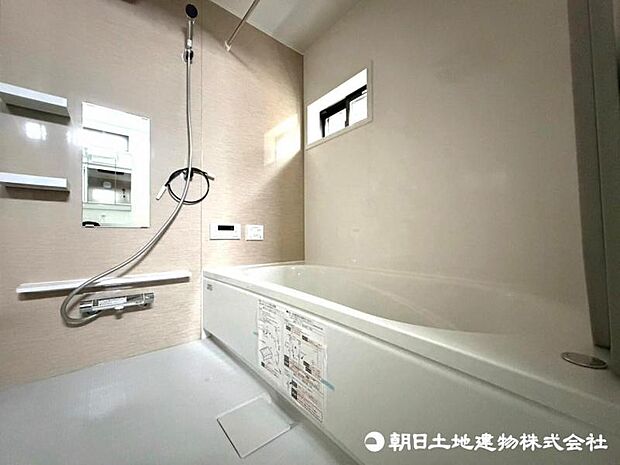 【浴室】冬の予備暖房でヒートショックなど温度差による身体への影響も軽減。家族全員の健康も守るシステムバスです