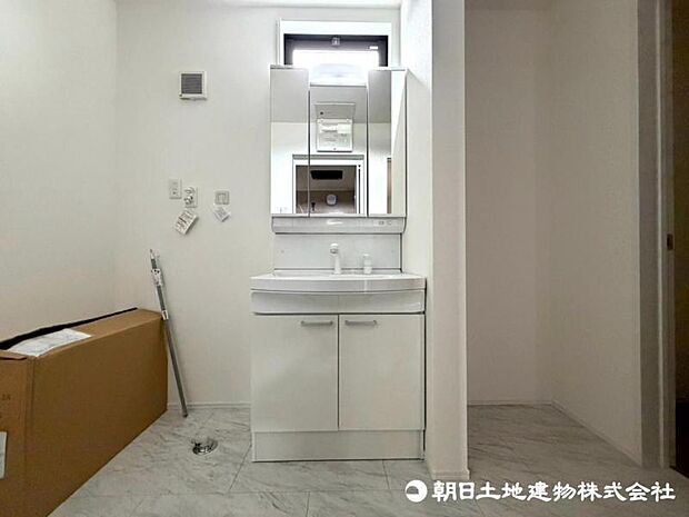 【洗面・脱衣所】タオルやパジャマの収納、洗濯物など家族分をまとめる大事な機能の脱衣所。全てがぎゅっと詰まった機能的なエリアです