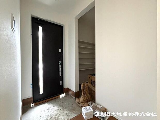 【玄関】玄関に必要なものは最小限に!乱雑にしない工夫でいつも片付いた気持ちの良い空間になります