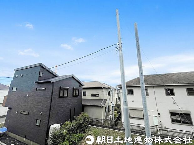 【眺望】眺望バルコニーへ一歩外にでると伸び伸びとした雰囲気と空気を感じられそうなロケーションは嬉しい