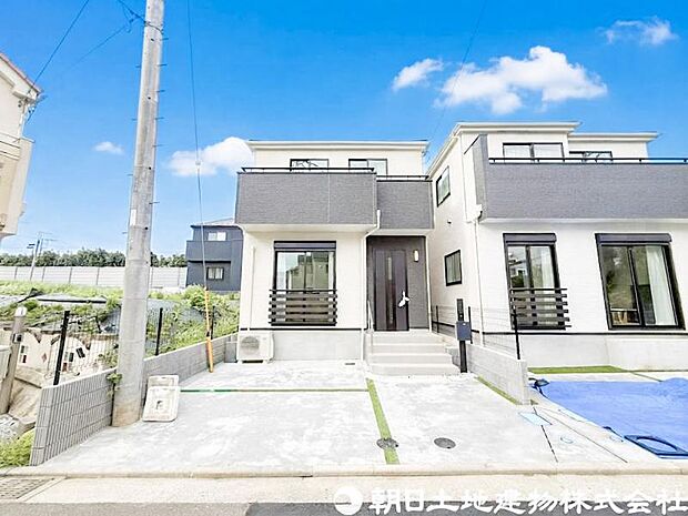 【外観】見るたびに心躍るデザインが魅せる住まいにわくわくします