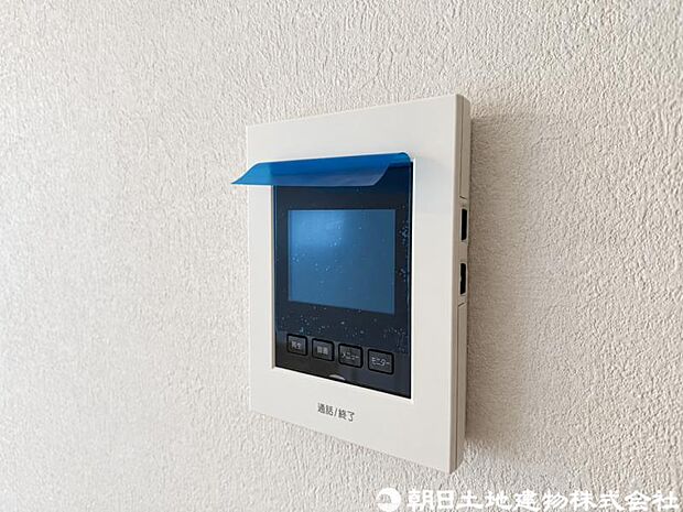 【モニター付きインターホン】奥様やお子様だけでご在宅が多い方への必需品!突然の来訪も天候や時間帯に関係なく鮮明な画像で確認することが出来ます。