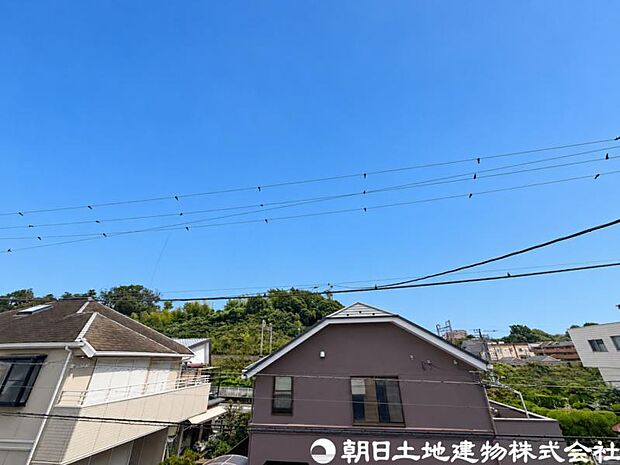 【眺望】眺望バルコニーへ一歩外にでると伸び伸びとした雰囲気と空気を感じられそうなロケーションは嬉しい