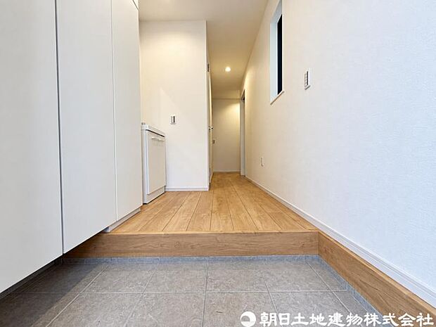 【玄関】玄関に必要なものは最小限に!乱雑にしない工夫でいつも片付いた気持ちの良い空間になります