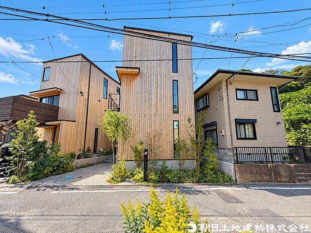 【外観】見るたびに心躍るデザインが魅せる住まいにわくわくします