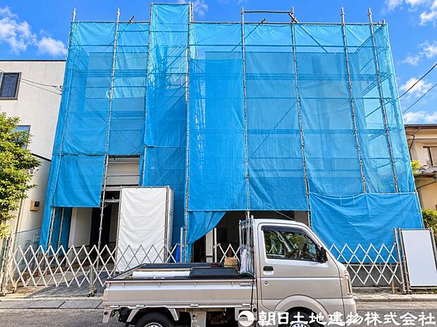 周辺は住宅地となっており子育て家族にも合う。毎日のお買い物も便利なエリアで暮らしやすさを実現するための住環境が整っています。