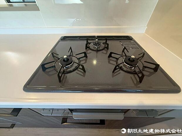 ご家族みんなが笑顔になれるお料理の作業効率が上がる3口コンロ。