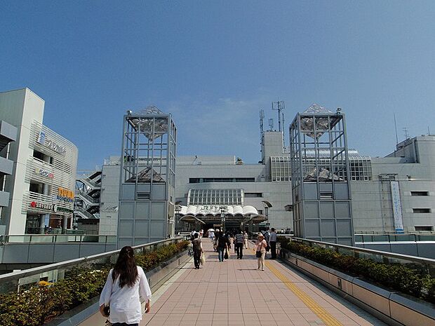 茅ヶ崎駅までバス約8分「中島」バス停まで徒歩約8分。
