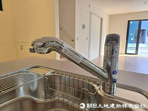 毎日のお料理や、飲料水にも安心の浄水機能付水栓。
