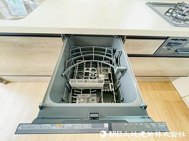 時間をかけずに食後の後片付けができる、食器洗い機を装備です。