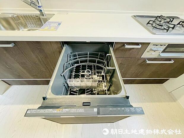 時間をかけずに食後の後片付けができる、食器洗い機を装備です。