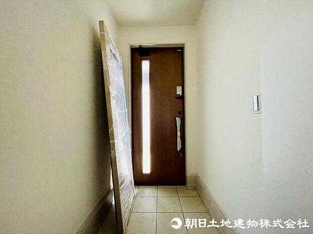 お客様をお迎えする玄関は落ち着いた雰囲気。