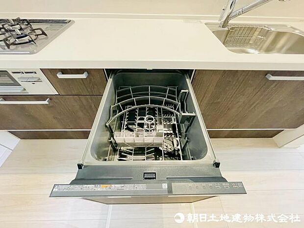 時間をかけずに食後の後片付けができる、食器洗い機を装備です。