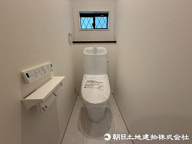 洗浄機能付き便座を標準装備。冬の寒い時期には暖房機能も活躍。快適にご利用いただけます。