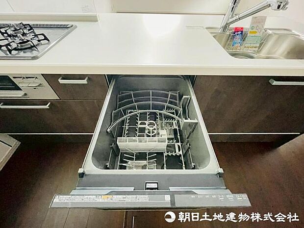 時間をかけずに食後の後片付けができる、食器洗い機を装備です。