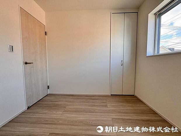 家族一人ひとりの大切なプライベート空間。趣味・感性で個性的に飾って頂けるようシンプルに仕上げてあります。