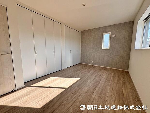 遊びの効いたアクセントクロス。