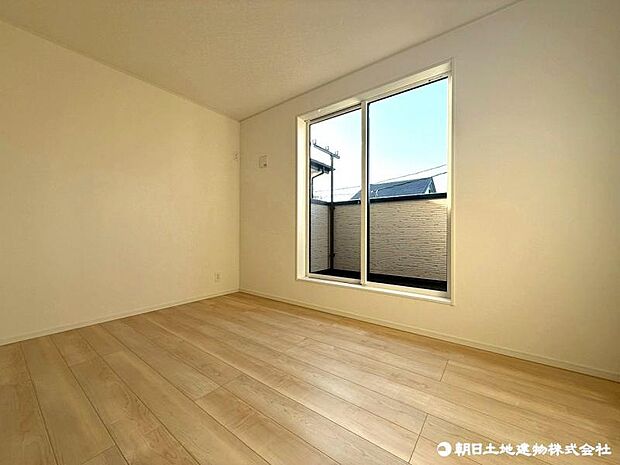 この明るい好みの空間で読書をしたり、音楽を聞いたり。