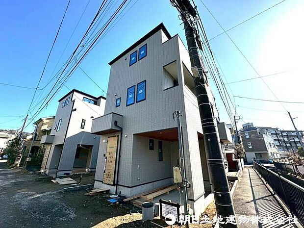 【外観】見るたびに心躍るデザインが魅せる住まいにわくわくします