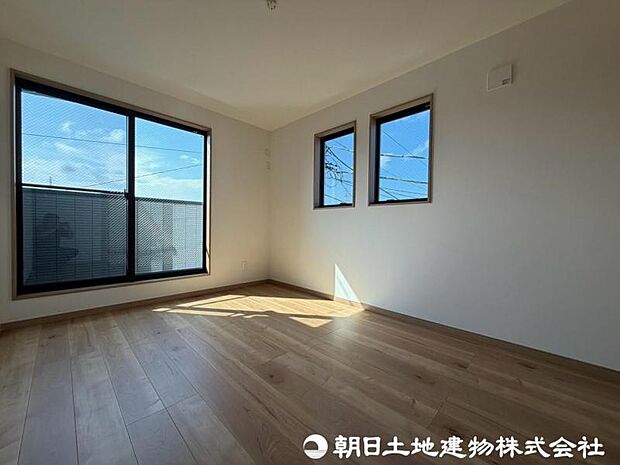 【洋室】お気に入りの家具や小物に囲まれたお部屋はとても居心地の良い空間になりますね