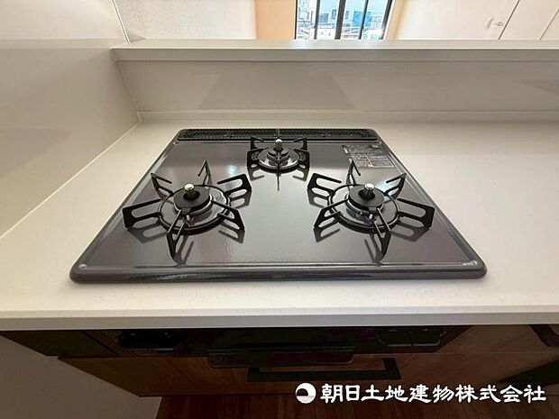 ご家族みんなが笑顔になれるお料理の作業効率が上がる3口コンロ。