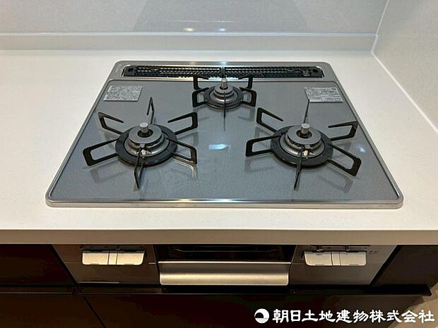 ご家族みんなが笑顔になれるお料理の作業効率が上がる3口コンロ。