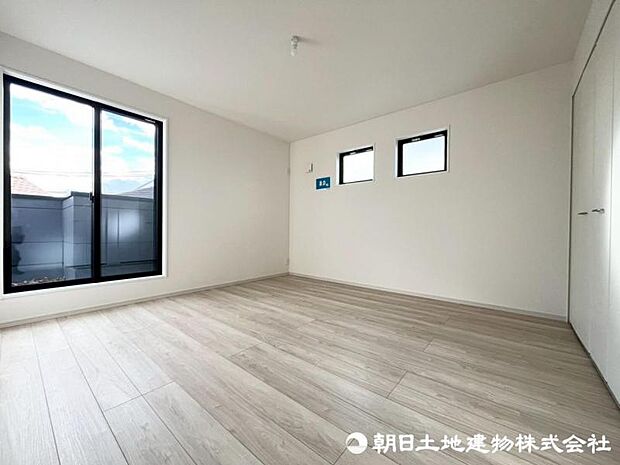 クローゼット付きの居室。寝室や子供部屋など、ライフスタイルに合わせてお使いください。