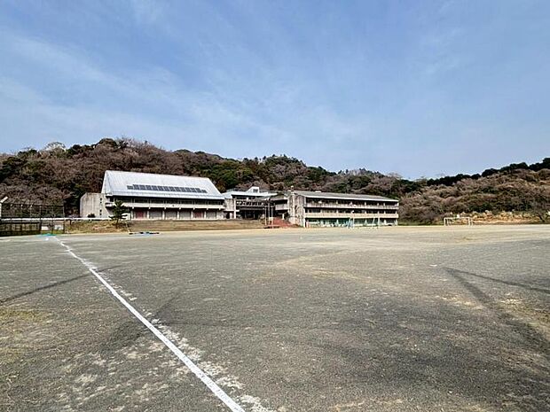 南郷中学校まで約790m