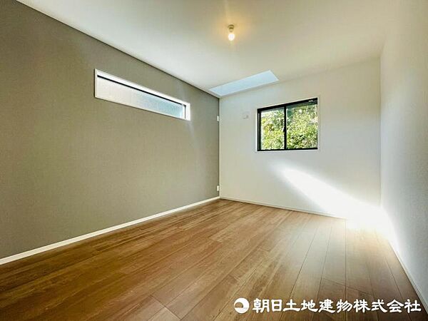 家族一人ひとりの大切なプライベート空間。趣味・感性で個性的に飾って頂けるようシンプルに仕上げてあります。