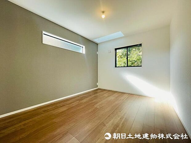 家族一人ひとりの大切なプライベート空間。趣味・感性で個性的に飾って頂けるようシンプルに仕上げてあります。