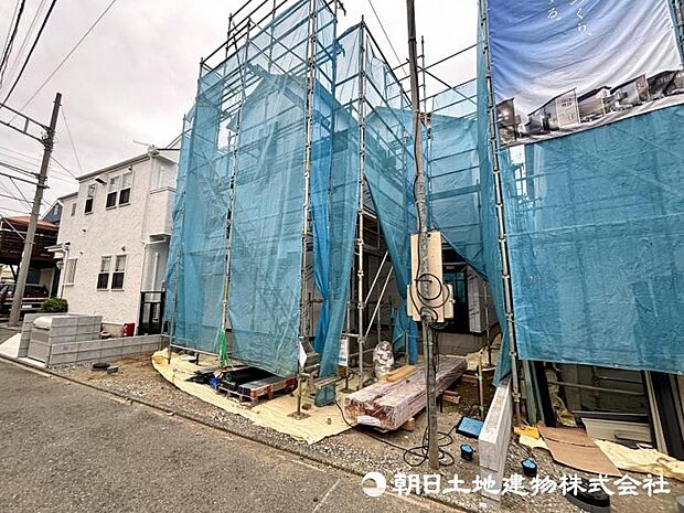 建築中の現地と資料をもとに、完成後の暮らしを具体的にイメージ可能。これからの新生活に期待が高まる魅力あふれる住まいです。