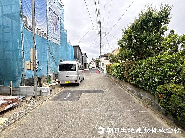 深く豊かな緑と爽快な空を感じるまさに湘南に暮らす心地よさを存分に堪能いただける邸宅です。