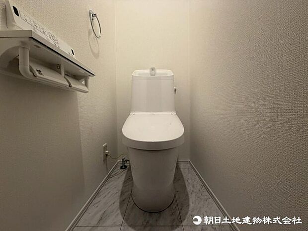 【トイレ】小さな空間だからこそ機能性のある快適なトイレは、清潔感をキープしお手入れしやすいよう作られています