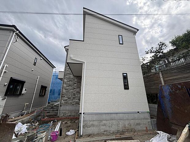 【外観】見るたびに心躍るデザインが魅せる住まいにわくわくします