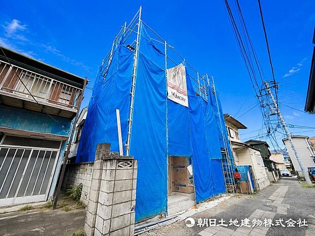 深く豊かな緑と爽快な空を感じるまさに湘南に暮らす心地よさを存分に堪能いただける邸宅です。