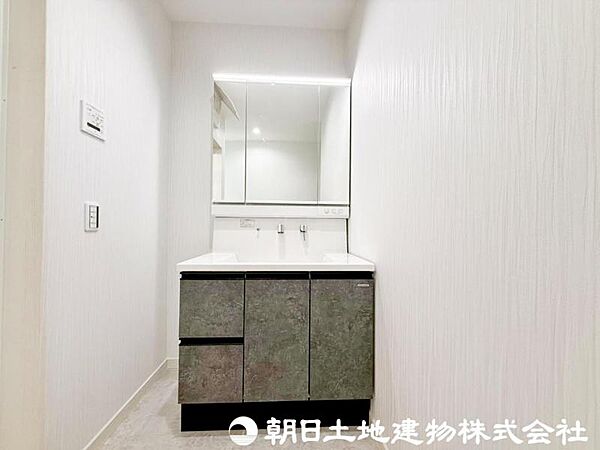 【洗面・脱衣所】タオルやパジャマの収納、洗濯物など家族分をまとめる大事な機能の脱衣所。全てがぎゅっと詰まった機能的なエリアです
