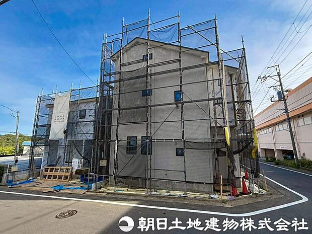 四季の移り変わりを感じられる環境。毎日のお散歩も気持ちよさそうです。自然に包まれた穏やかな暮らしができる住環境が整っています。